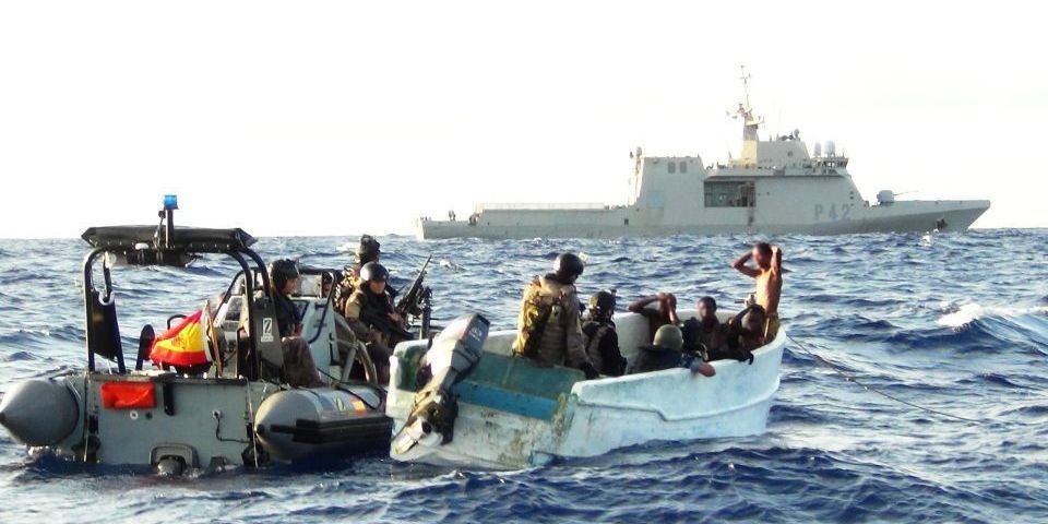 Захваченный танкер и его экипаж «вырвали» из рук вооруженных пиратов