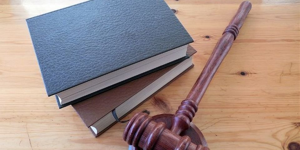 Моряк сломал коллеге челюсть