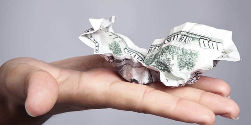 Моряки отказались от зарплаты в рваных и старых долларах