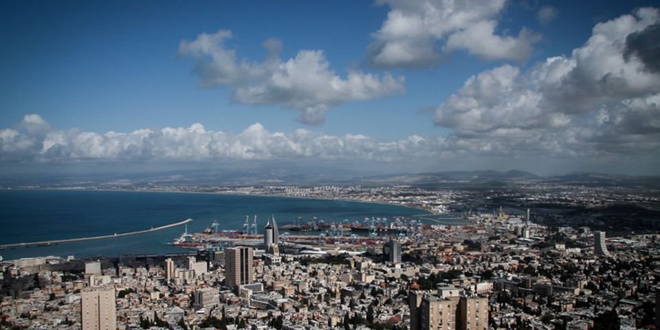 Проникшие на грузовое судно неизвестные устроили его поджёг и погром