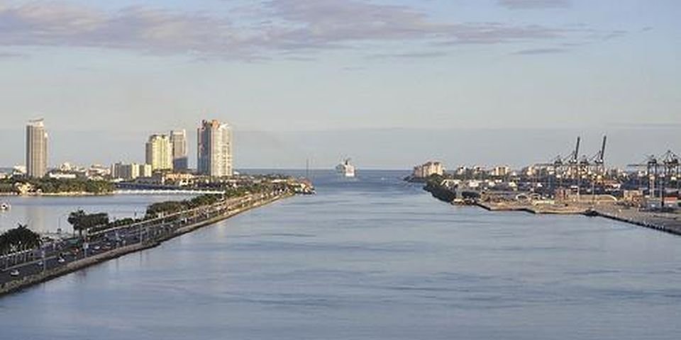 Заход судов на Кубу запрещен, — США