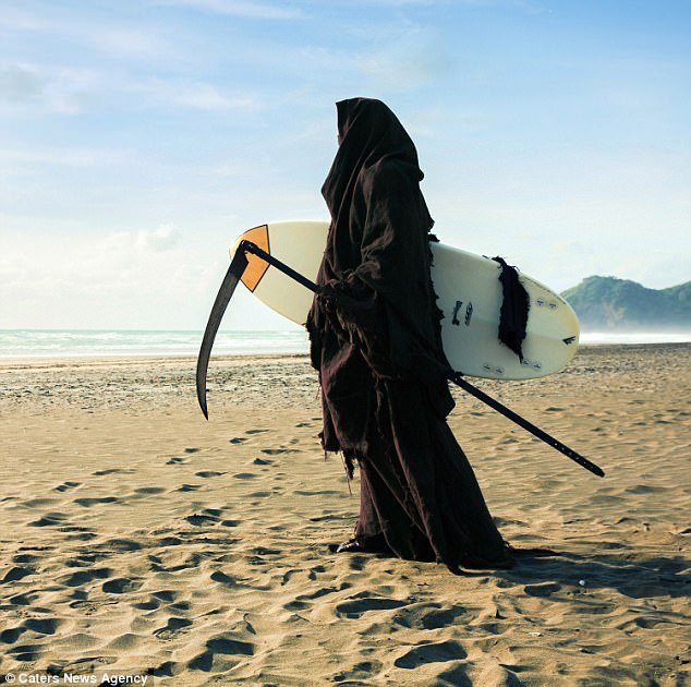 Госпожа Смерть ждёт всех, кто забывает о безопасности на воде (ФОТОПРОЕКТ)