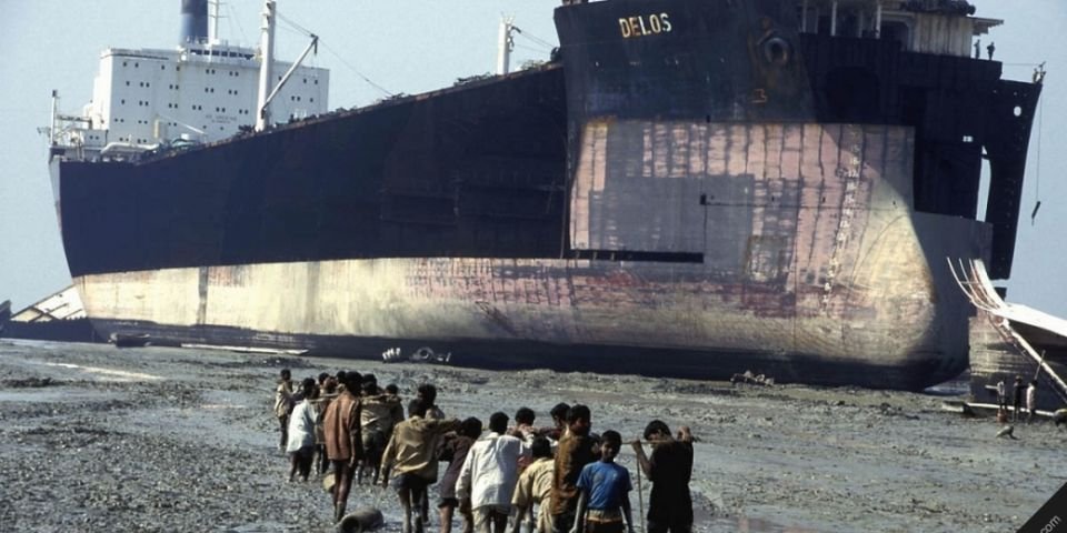 Люди гибнут за суда