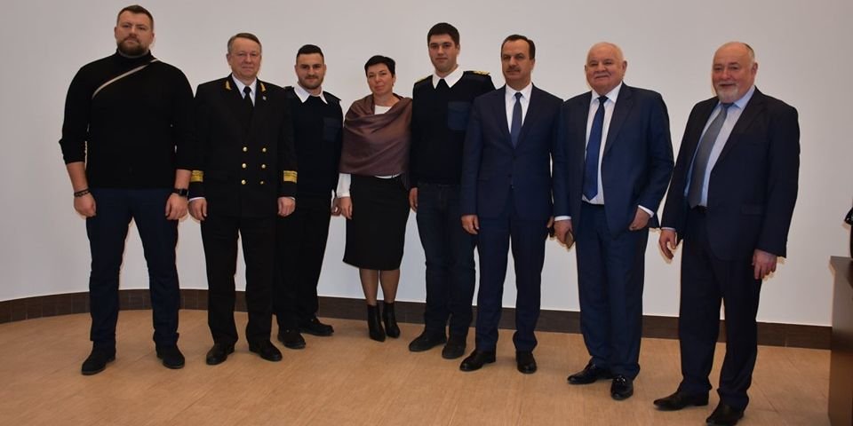 Моряк-одессит восстановил связь и двое суток вел судно после атаки пиратов