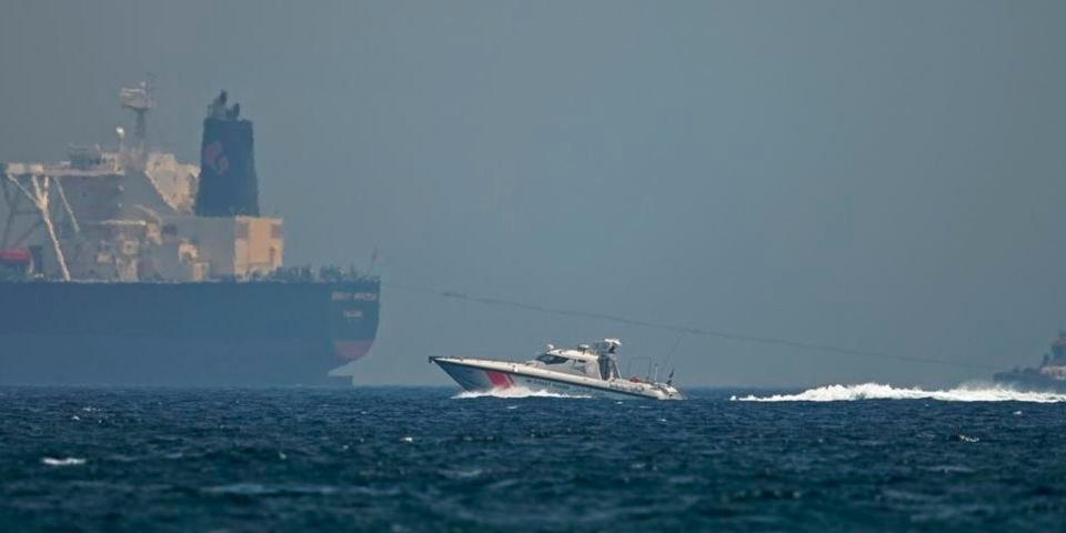 Напросились: суда теперь будут платить за проход Ормузского пролива