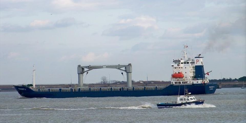 Пираты взяли в заложники 10 членов экипажа судна Paksoy 1