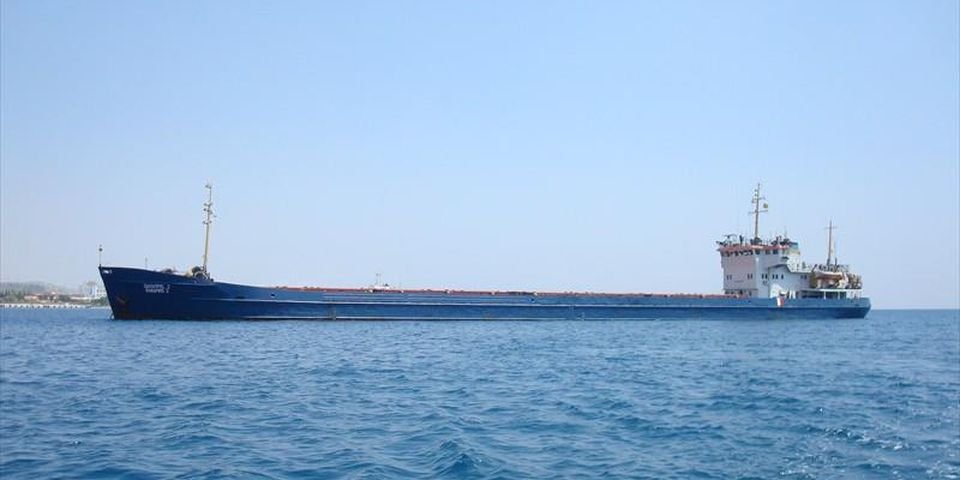 Судовладелец бросил судно с моряками в Турции и забыл про него