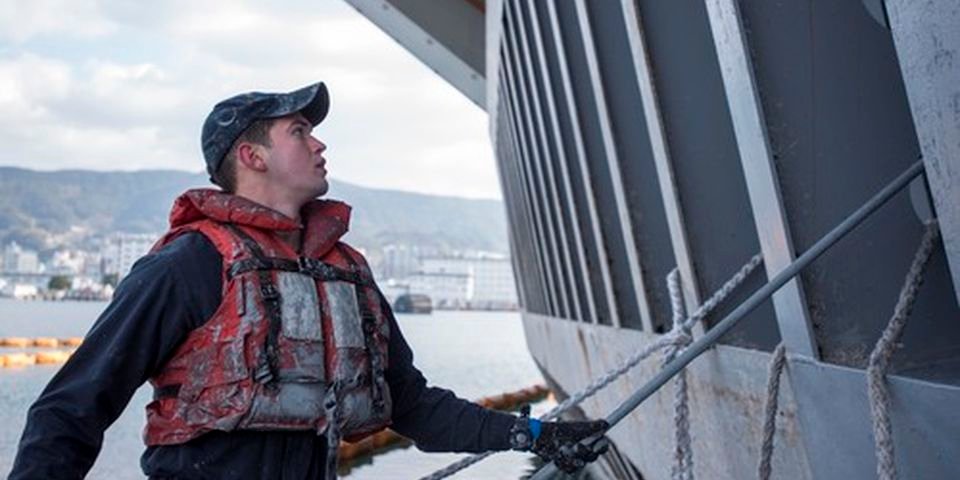 Теперь красить суда будут не люди, а роботы