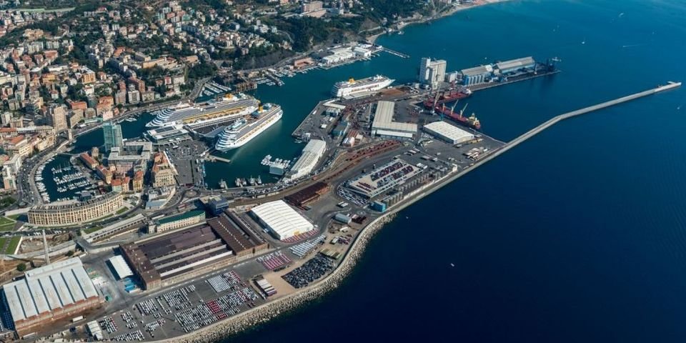 В итальянском порту массово гибнут моряки