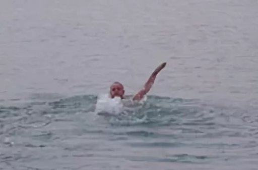 Запойный украинский моряк прервал рейс, прыгнув за борт вместе с чемоданом