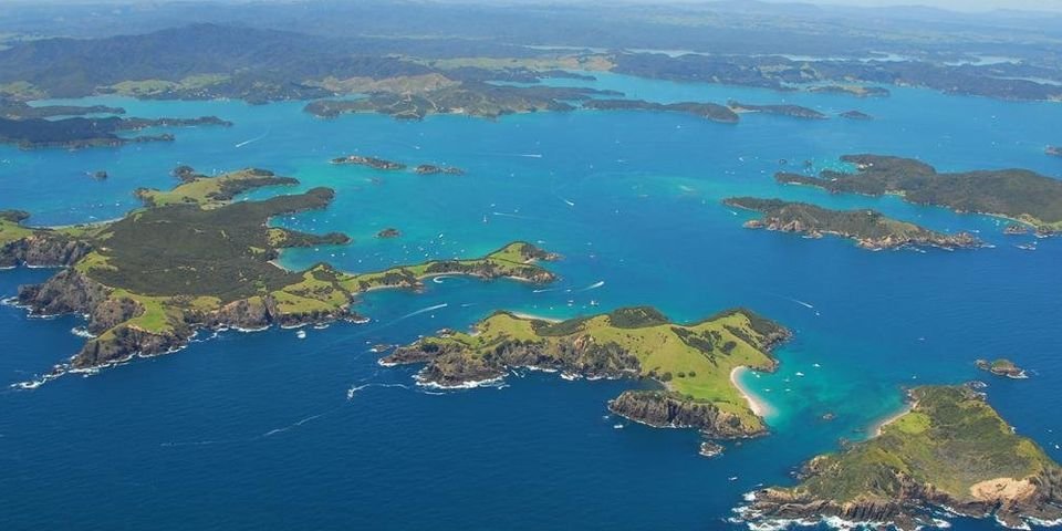 Экипаж грузового судна спас мореплавателя, который вёз «помощь»