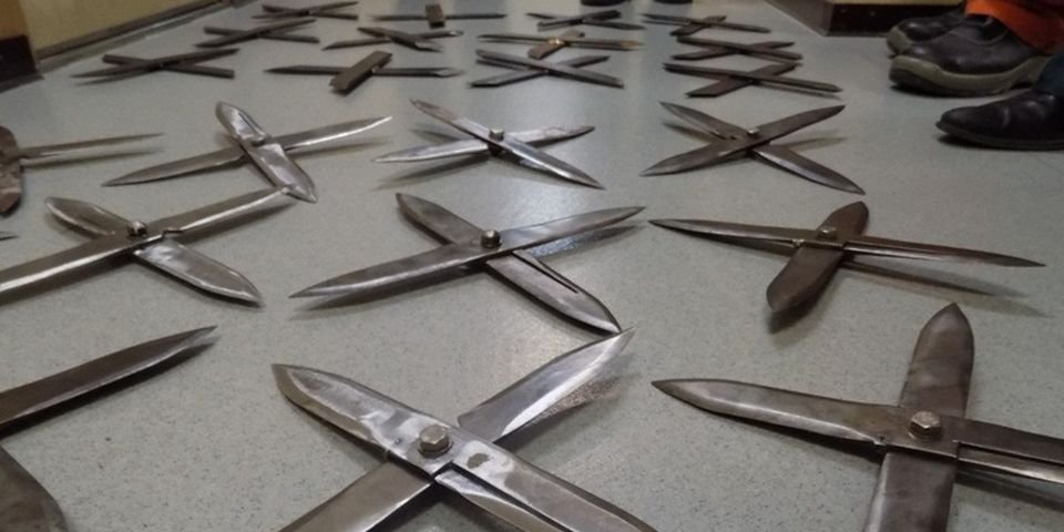 На газовозе в тайнике обнаружили целый арсенал оружия