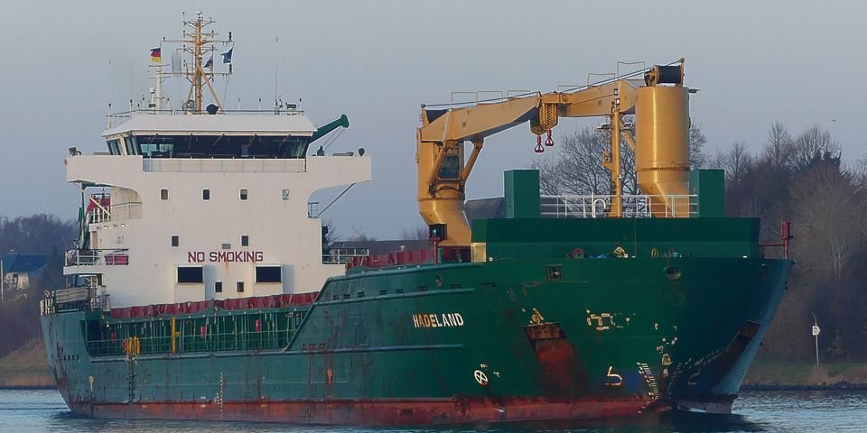 После повторной посадки судна на мель оказалось, что его капитан пьян