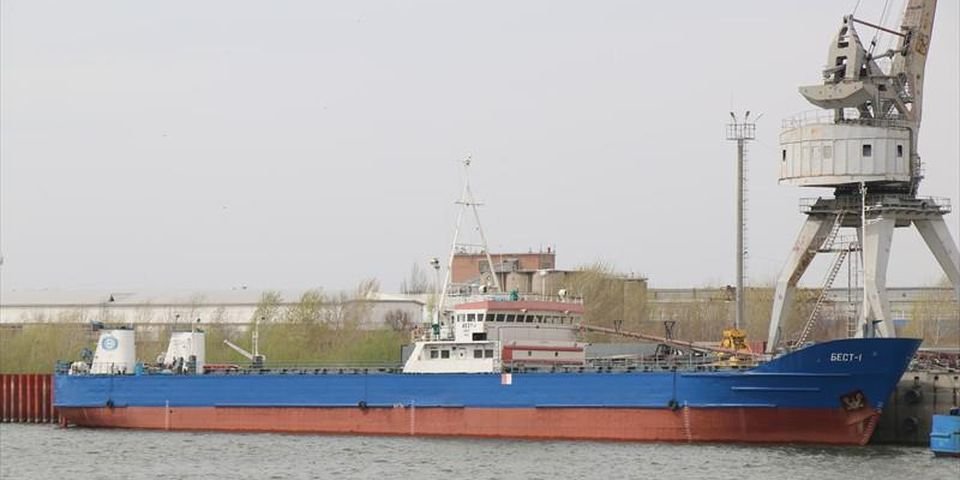 Только после жалобы судовладелец выплатил морякам миллион