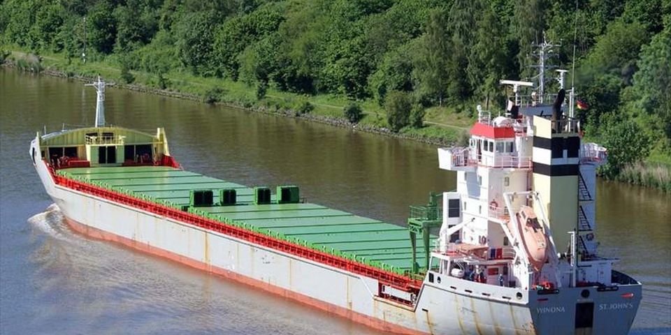 Двое пострадавших и погибший — результат возгорания в машинном отделении судна