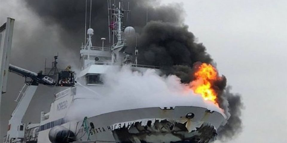 На горящем в Норвегии судне находился резервуар с аммиаком