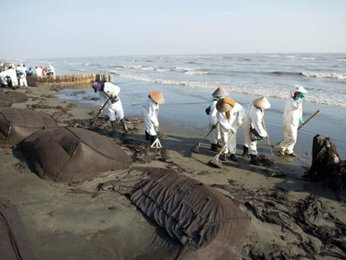Бразилия выясняет, связан ли «корабль-призрак» с разливом венесуэльской нефти