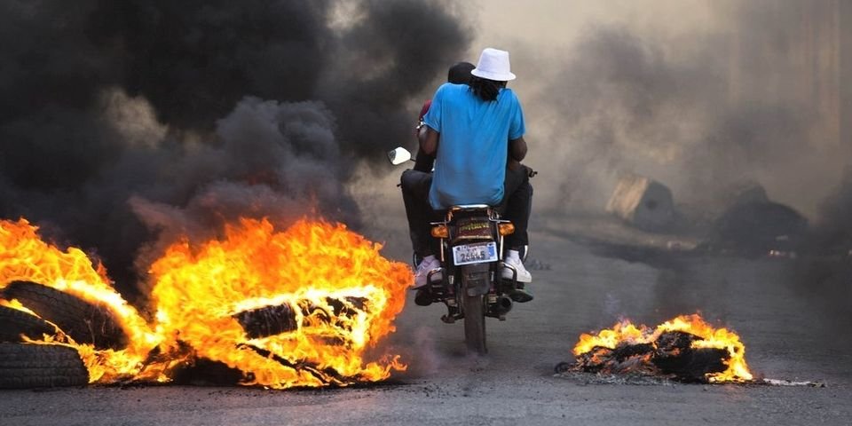 Порты «горячей» страны открыты, но смертельно опасны