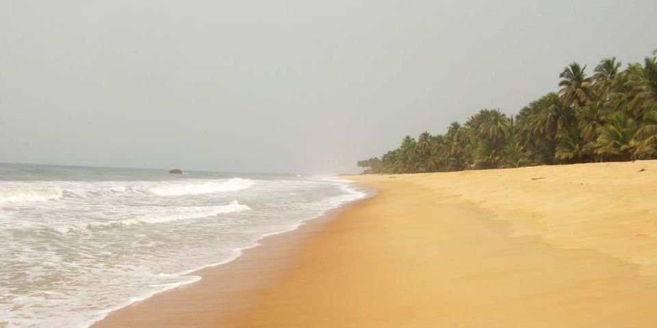 Судно затонуло у побережья Либерии