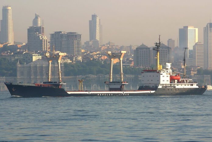 IМО: больше 300 судов в мире имеют незаконную регистрацию