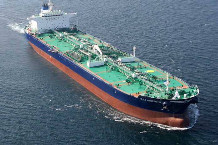 Новая атака пиратов: в водах Того похищены 4 члена экипажа танкера Elka Aristotle