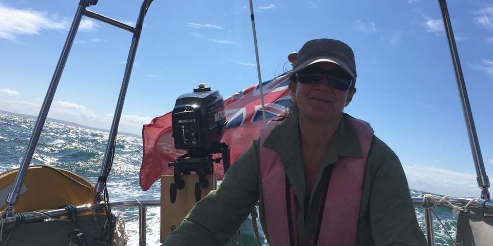 В открытом море выжить можно, если есть зеркало и леденцы