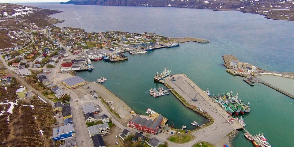 В Норвегии горит российское судно