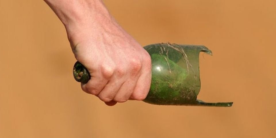 Моряка на судне порезали осколком от бутылки