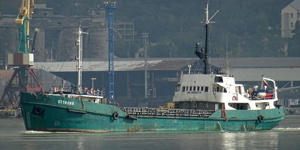 На судне в российском порту скончался капитан