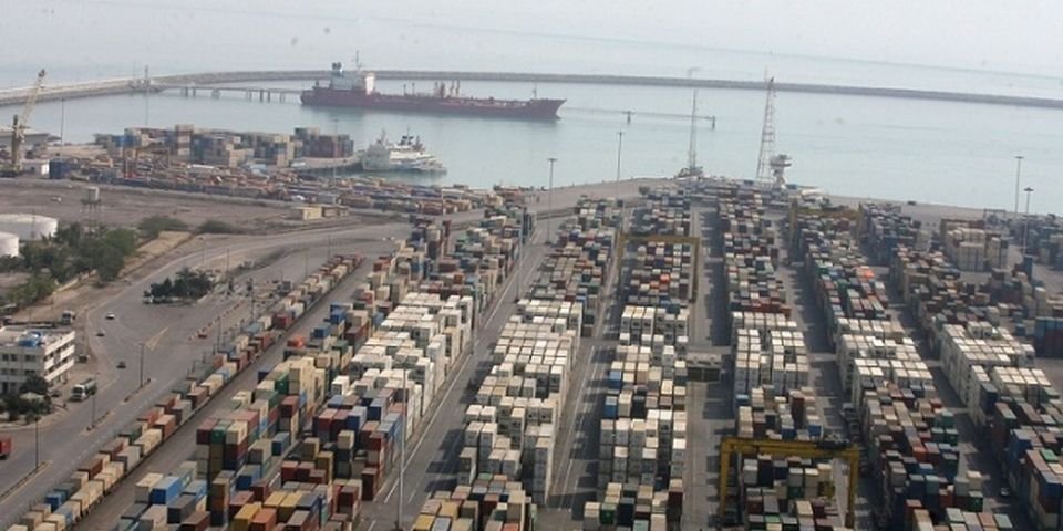 Коронавирусная паника в действии: порты закрывают для судоходства