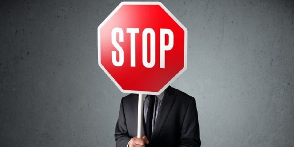 Тысячам моряков запретили работать из-за поддельных документов