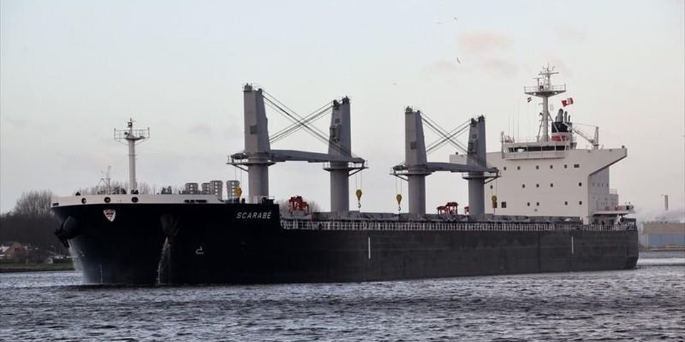 Балкер под флагом Греции повергся нападению пиратов