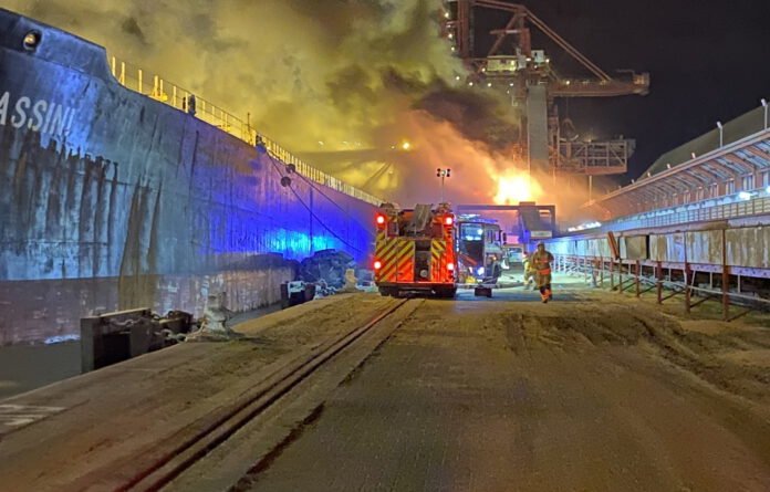 Panamax пострадал от пожара в порту Бристоль