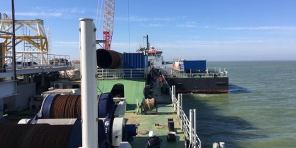 На судне в Каспийском море трагически погиб матрос