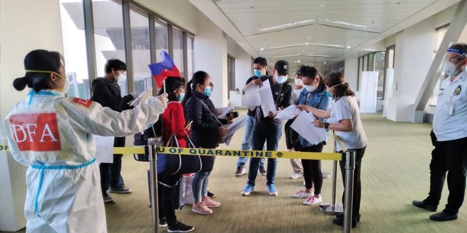 Приравняли к национальным героям: около 13 тысяч моряков вернулись домой