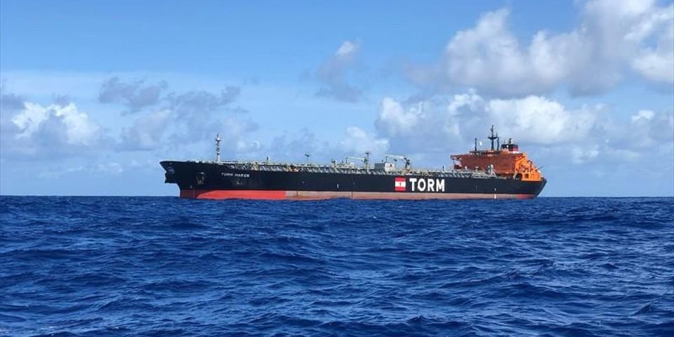 Внезапно сорвавшаяся шлюпка травмировала 3 моряков