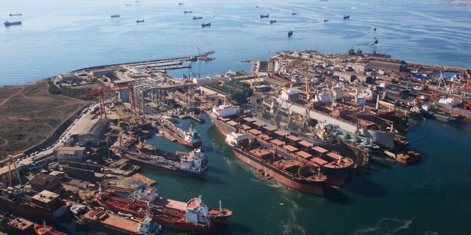 Моряк сошёл на берег без документов и застрял на судне на месяцы