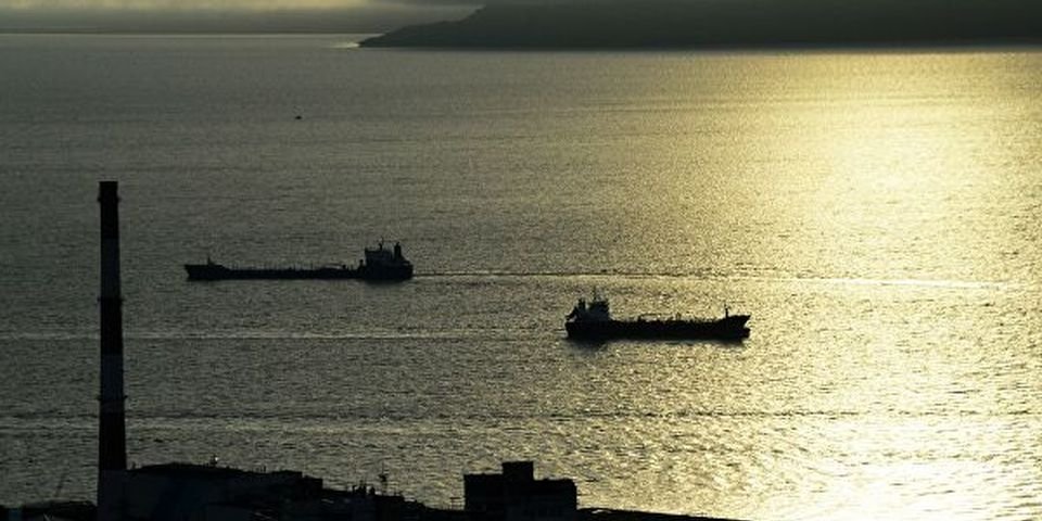 Ограничения снимают, а моряки все ещё на судах — вина судовладельцев?