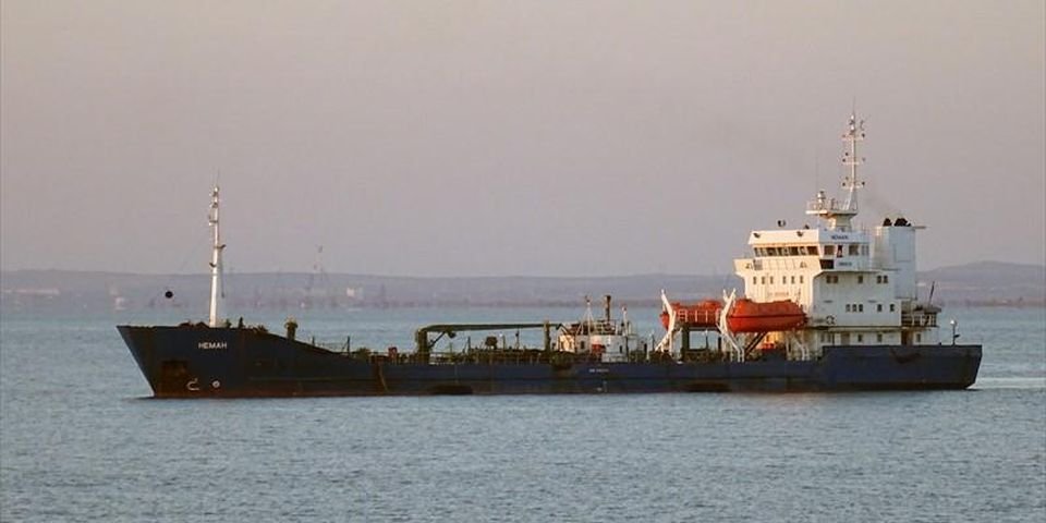 Капитан брошенного судна не выдержал ситуации и скончался