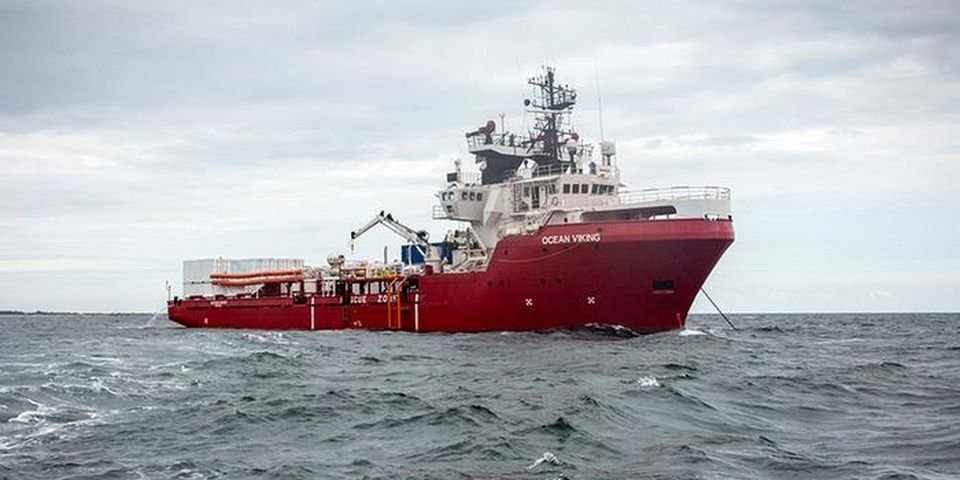 На судне шесть человек одновременно пытались совершить суицид