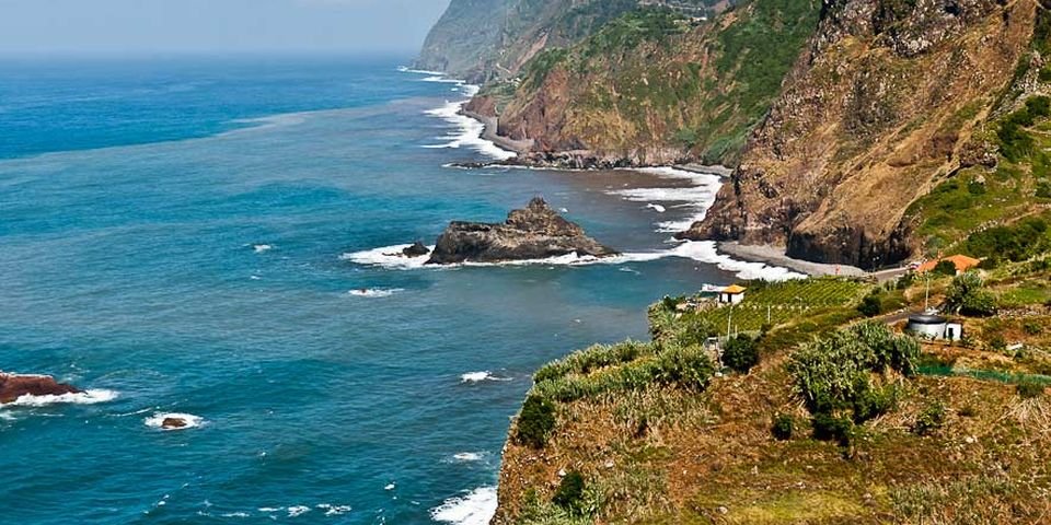 Назван самый опасный для работы моряков регион