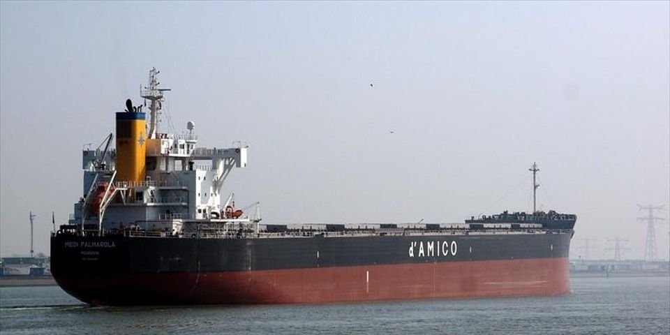 Танкер не успел дойти до островов и спасти моряка