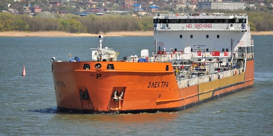 Стерильные от коронавируса суда заражают лоцманы, таможенники или агенты?