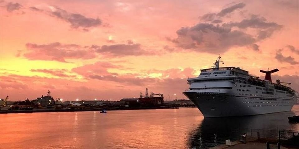 Компании продают и отправляют на кладбище суда, чтобы продержаться «на плаву»