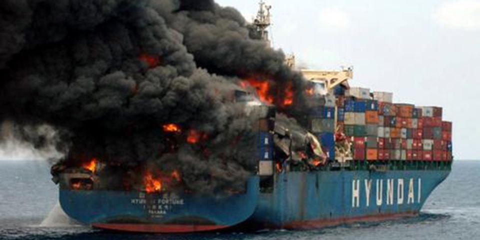 Механик погиб, пытаясь устранить утечку топлива без остановки машины