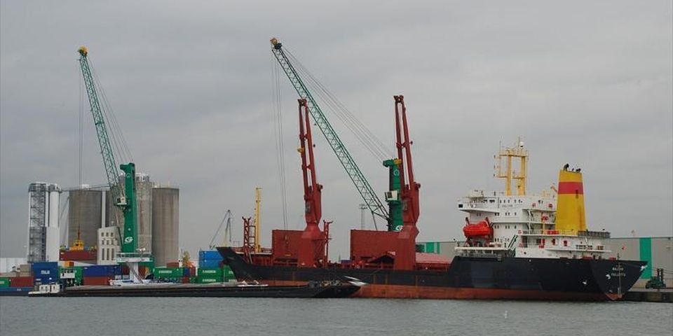 Пираты угрожают «убивать по одному» моряков, которых никто не освобождает 4 месяца