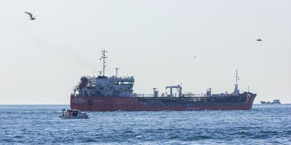 В рейсе 13 месяцев и без зарплаты: моряк объявил голодовку