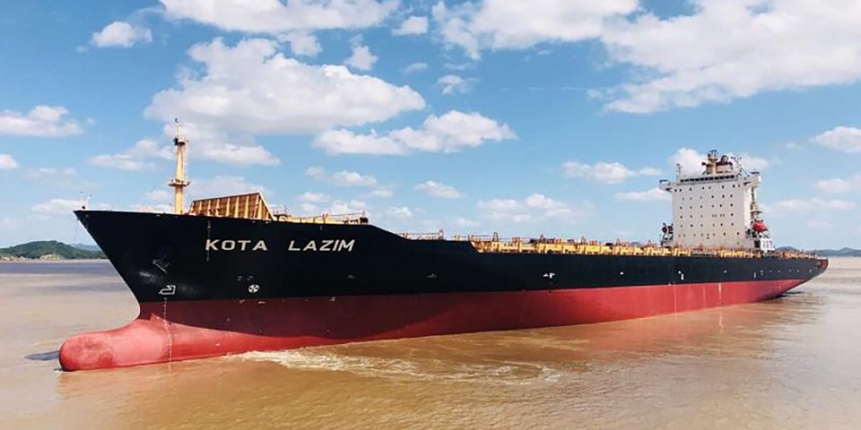 За бортом судна оказался 35-летний старпом