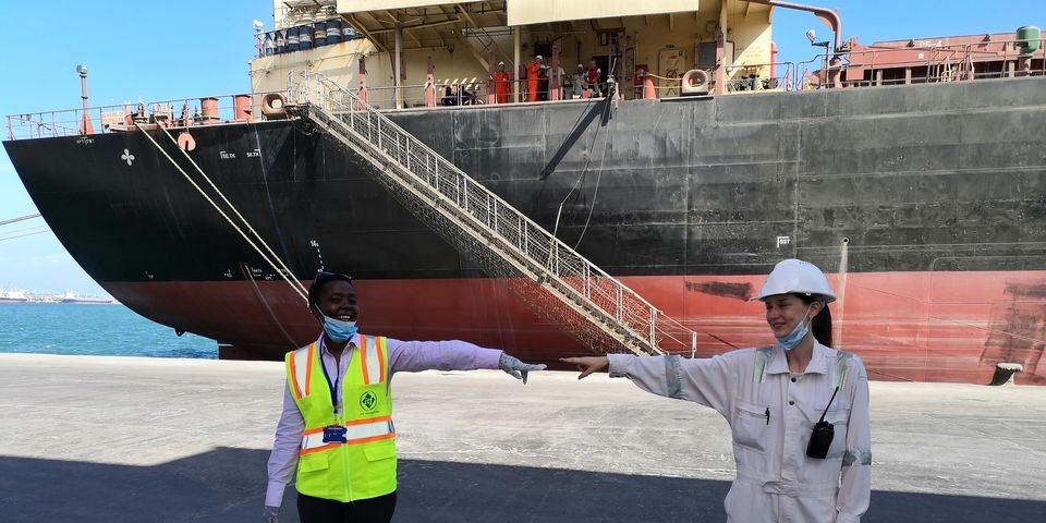 Зачем моряков отправлять на карантин, если они не покидали борт несколько месяцев?