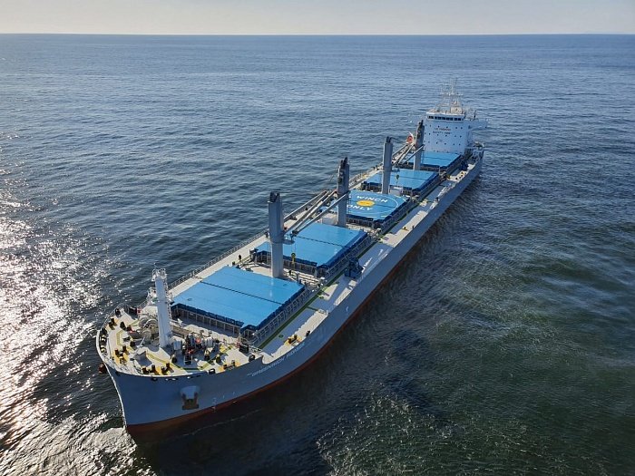 Из-за морской болезни моряка сняли с судна